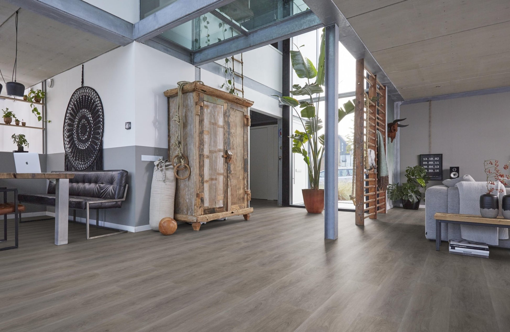 Floorlife Click PVC Parramatta Grey Oak 2554 SRC - Lichtgrijze vloer - Solza.nl