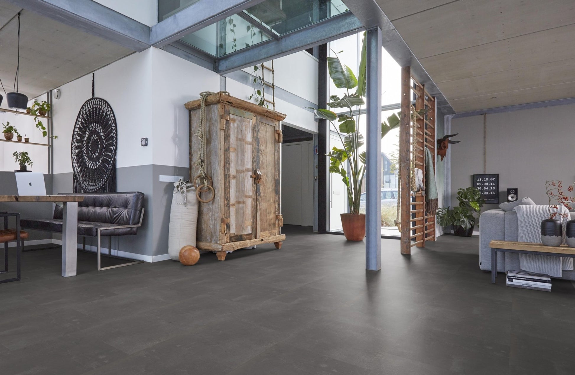 Floorlife Click PVC Tegel Victoria Anthracite 6213 SRC - Vierkant 61x61 cm - Solza.nl