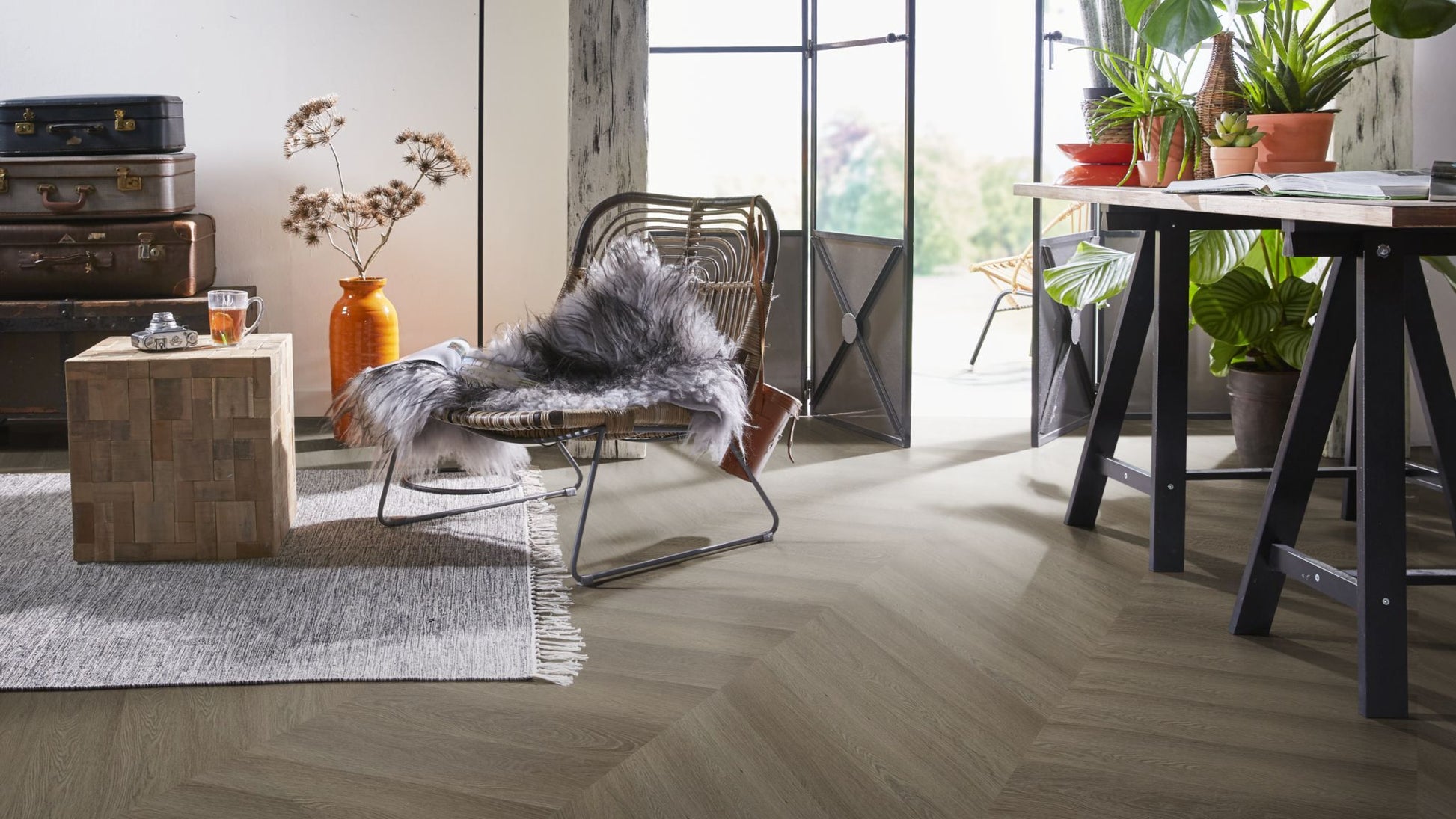 Floorlife Yup Fulham Chevron Brown 1615 Dryback PVC - Hongaarse Punt - Solza.nl